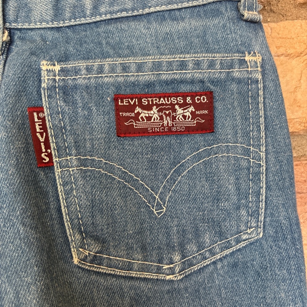 Vintage maroon label Levi’s RARE